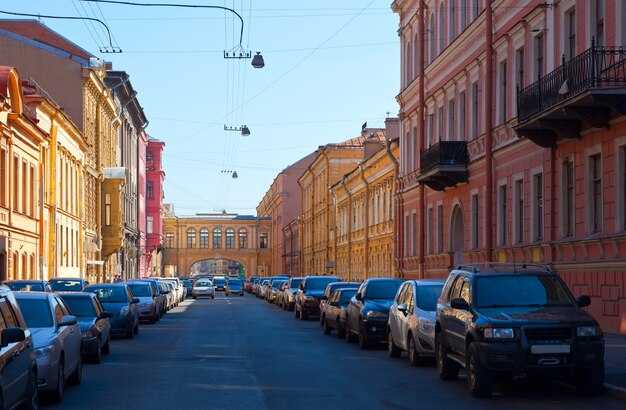 Влияние экономических факторов на продажи автомобилей